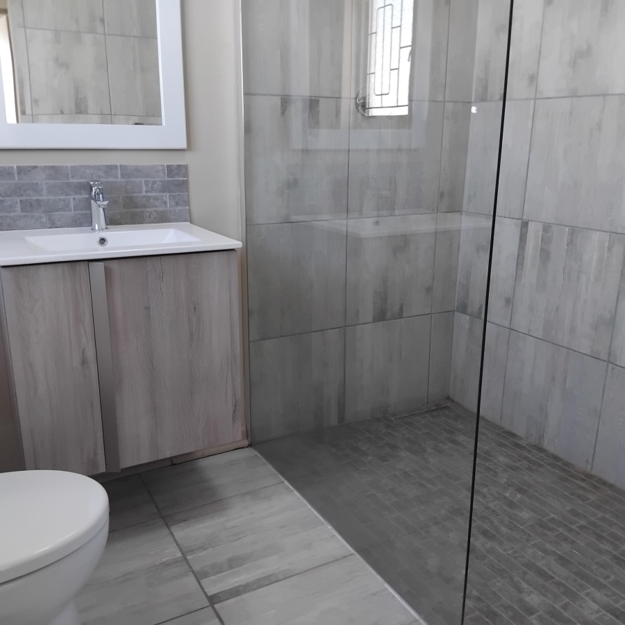 To Let 1 Bedroom Property for Rent in Protea Heights Western Cape